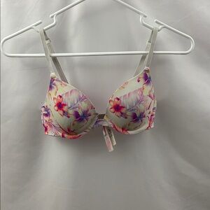 PINK Victoria's Secret Wear Everywhere T-shirt Bra 32B Floral White Purple Pink